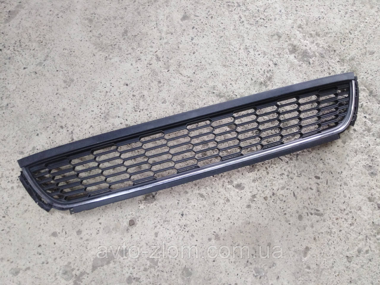 Центральна решітка бампера Volkswagen Polo 6R, Поло 6R. 6R0853677B., фото 1