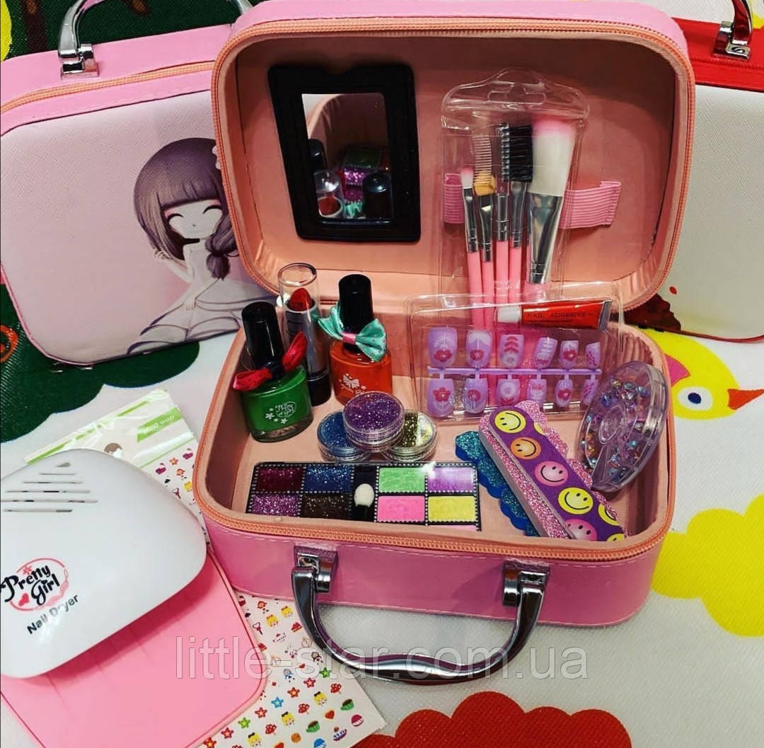 Набір дитячої косметики в рожевій сумочці-кейсі, лаки, помада, тіні, пензли, накладні нігті, сушарка