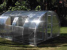 Сучасні теплиці на дачній ділянці