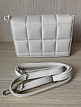 Красива кремова молочна світла сумочка клатч із ручкою ланцюжком і довжиною ручкою, фото 7