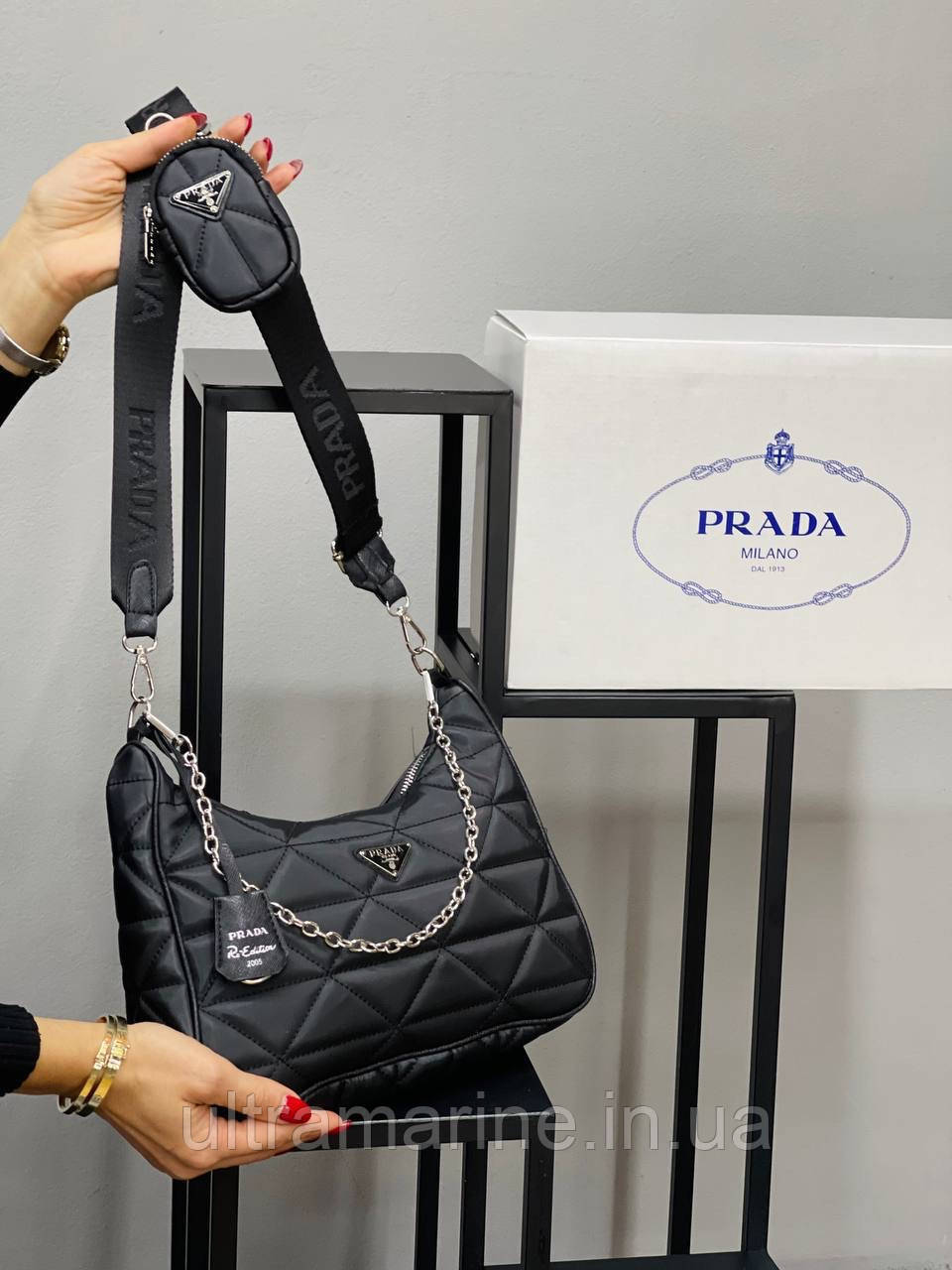 Модна чорна шкіряна сумка Prada Прада