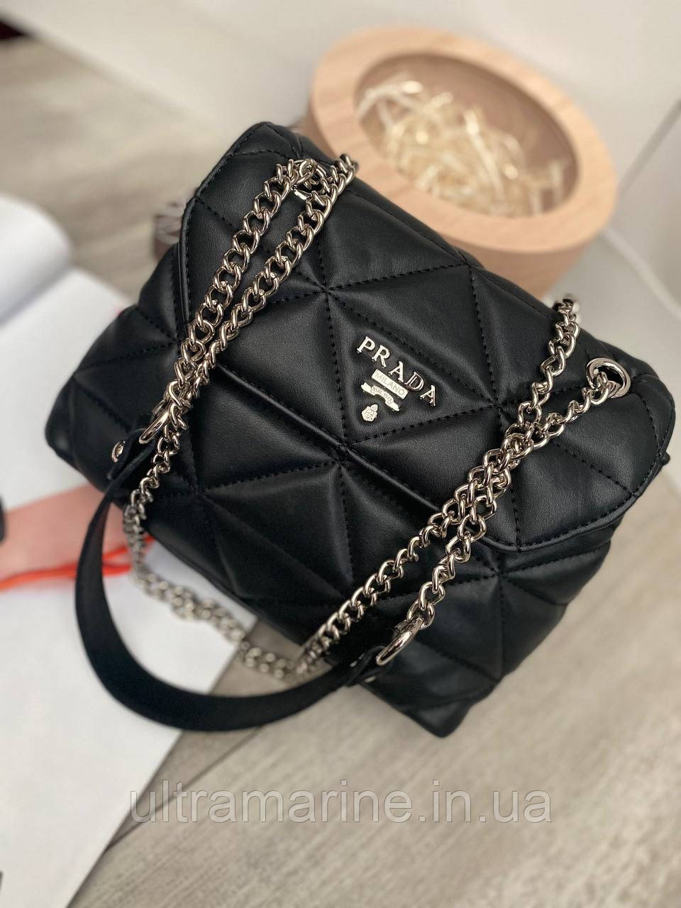 Модна жіноча чорна сумка з ручками Prada Прада