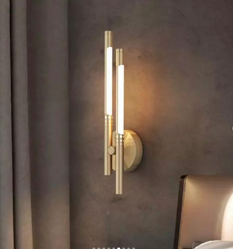 Світильник сучасний настінний  з вбудованими світлодіодами в корпусі метал кольору латунь, фото 1