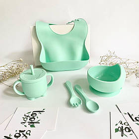 Набір дитячого посуду силіконова тарілка на присосці, поїльник з трубочкою, слинявчик, прилади (м’ята)