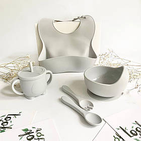 Набір дитячого посуду силіконова тарілка на присосці, поїльник з трубочкою, слинявчик, прилади (серий)