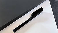 Черные накладные профильные ручки для мебели Bravo Beak R 224 мм