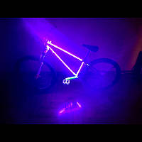 Яркая подсветка велосипеда светодиодной полосой в силиконе. Цвет ФИОЛЕТОВАЯ.