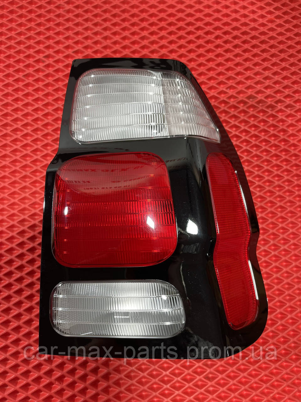 Ліхтар задній правий Mitsubishi Pajero Sport 1 1997-2008 Новий аналог, фото 1