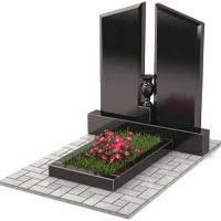 Пам’ятники на двох вертикальні