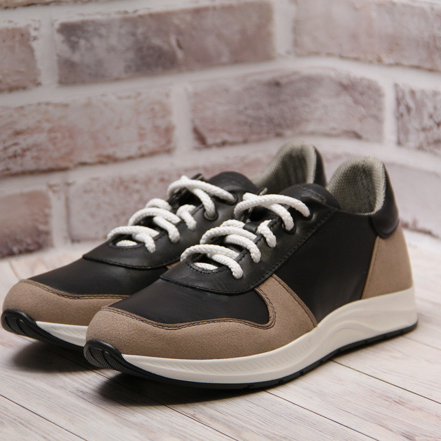 Жіночі шкіряні кросівки чорний із бежевим, фото 1