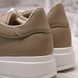 Жіночі бежеві шкіряні кеди на невеликій платформі, фото 2