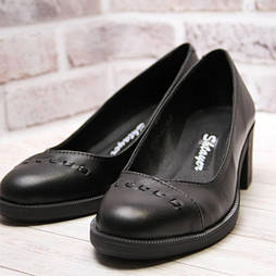 Жіночі шкіряні осінні туфлі на маленькому підборі