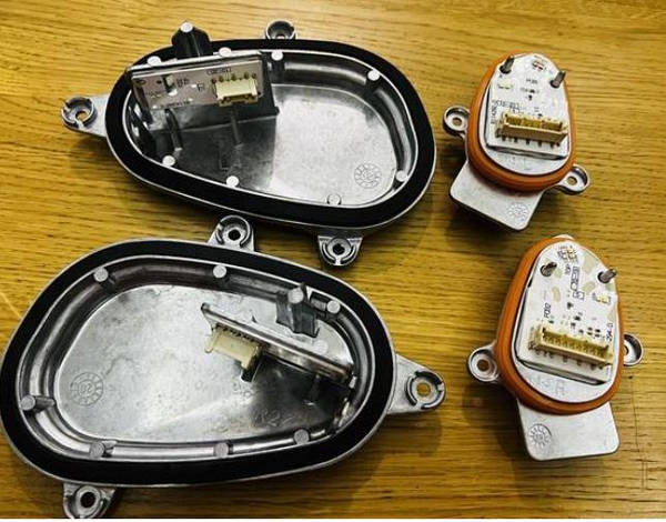 Комплект LED модулей фар BMW X1 F48 LCI 63119477821 63119477822 63119477835 63119477836: продажа, цена в Киеве. Блоки розжига от Комплект LED модулей фар BMW X1 F48 LCI 63119477821 63119477822 63119477835 63119477836: продажа, цена в Киеве. Блоки розжига от