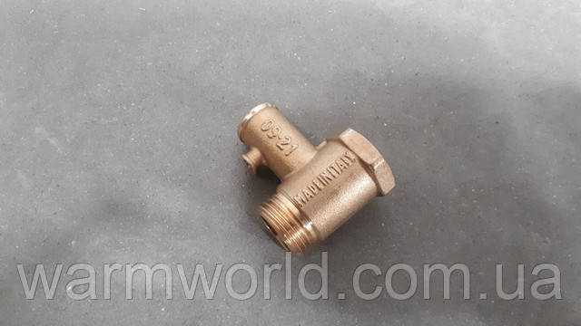 предохранительный клапан на входе холодной воды. 