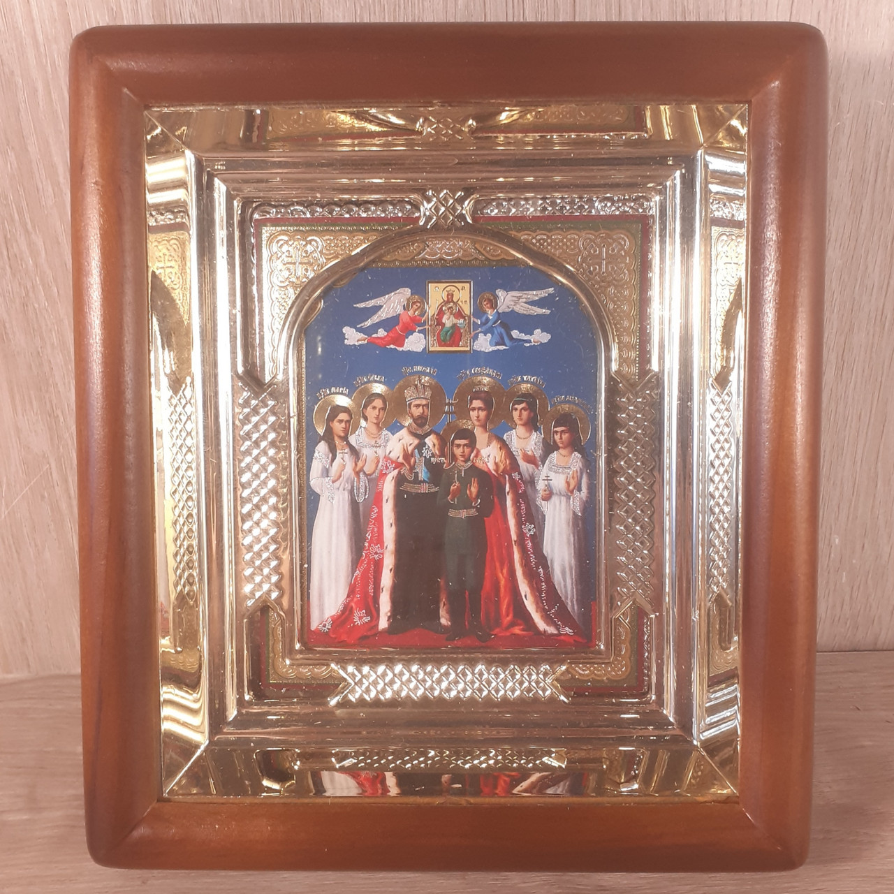 Ікона Царські мученики святі, лик 10х12 см, у світлому прямому дерев'яному кіоті з арочним багетом
