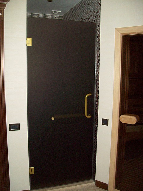 Одностулкові душові двері в тонованому або матовому склі
