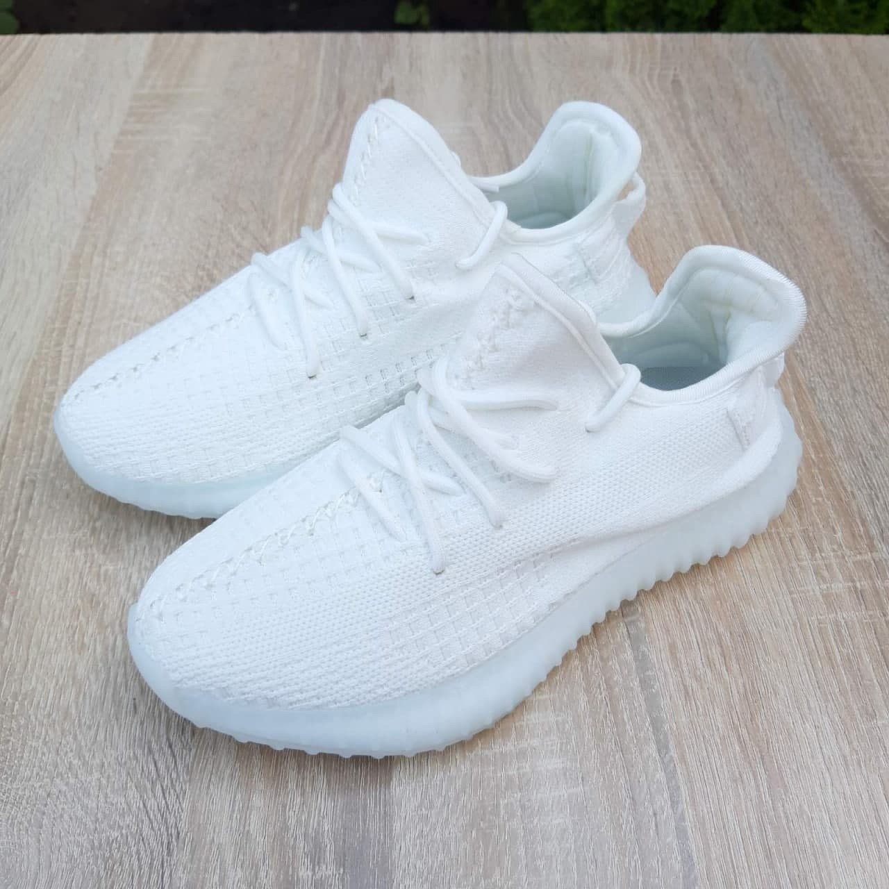 Yeezy sales blancas adidas