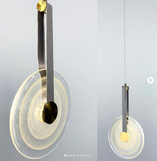 Креативна модель світильника у вигляді скляного диску з золотистим покриттям та ремінцем з еко-шкіри, фото 1