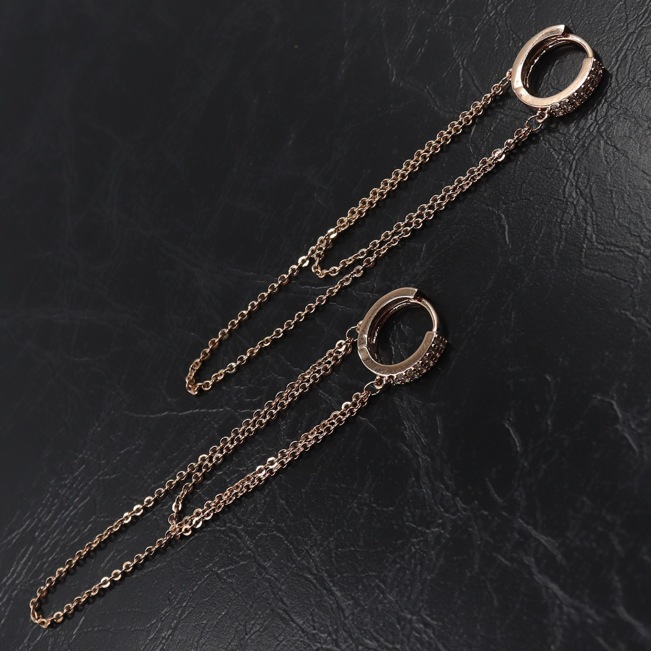 Сережки жіночі застібка кільця металеві червоне золотисте довжина 7 см подвійний ланцюжок із цирконами 925S - фото 1 - id-p1660288303