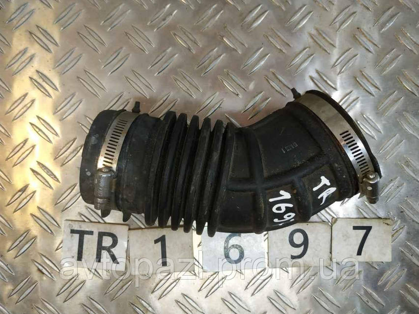 TR1697 165764BE0A патрубок воздушного фильтра Nissan X-Trail