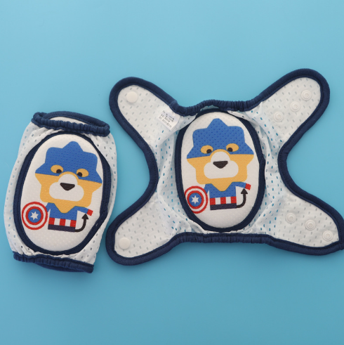 ΠΠ°ΠΊΠΎΠ»ΡΠ½Π½ΠΈΠΊΠΈ Π΄ΠΈΡΡΡΡ Π· ΠΌ'ΡΠΊΠΎΡ ΠΏΠΎΠ΄ΡΡΠ΅ΡΠΊΠΎΡ Π² ΡΡΡΠΎΡΠΊΡ Π½Π° ΠΊΠ½ΠΎΠΏΠΊΠ°Ρ
. (70126), ΡΠΎΡΠΎ 1