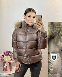 Куртка жіноча укорочена, зимова з хутром (розмір M)