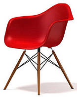 Кресло пластиковое на буковых ножках Тауэр Вуд красное