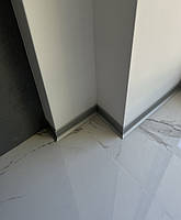 АЛЮМІНІЄВИЙ ПЛІНТУС