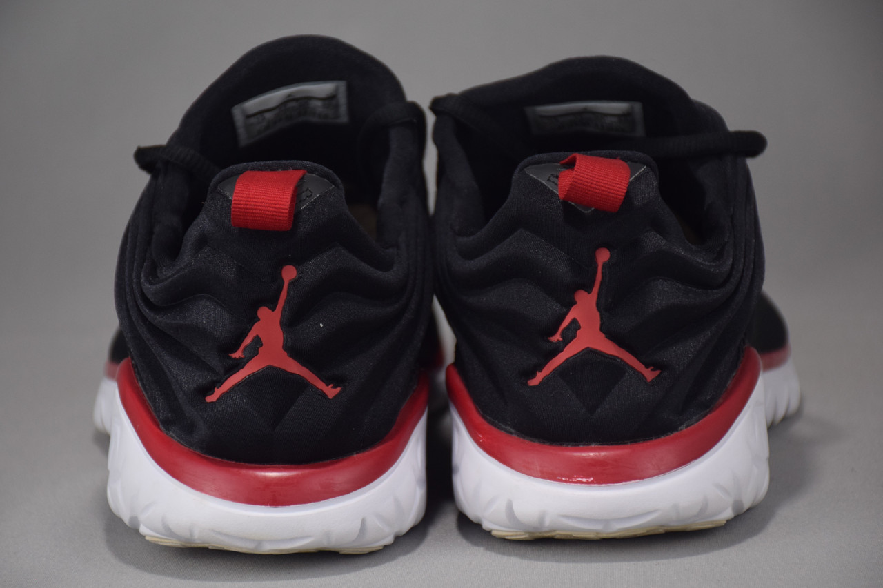 Jordan flight flex red hot sale
