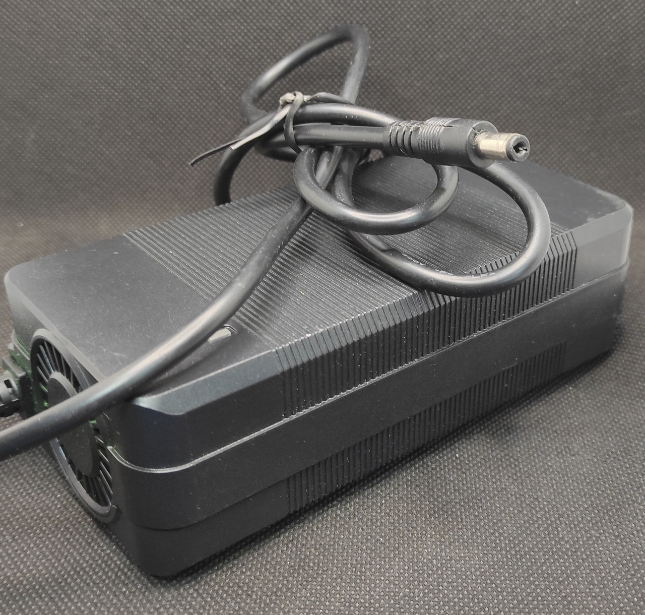 Зарядний пристрій TP-672200 16s Li-Ion (60 V) 67,2 В 2A