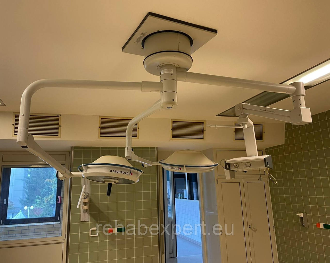 Операційний Хірургічний Світильник Berchtold Chromophare D650 / D530 + Teletom Surgical Light