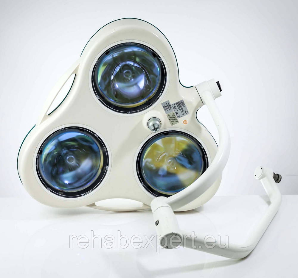 Операційний світильник трьох рефлекторний Dr. Mach M3 DF-UL Operating Lamp