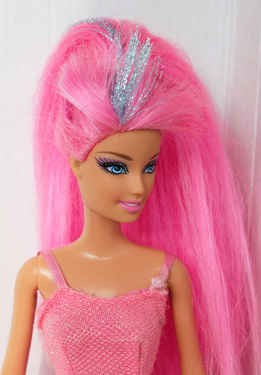 Барби с розовыми волосами. Большая Барби с розовыми волосами.