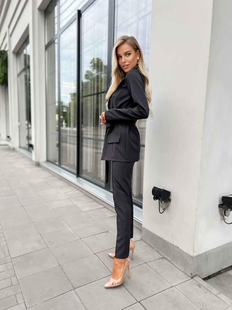 Черный модный стильный женский костюм-тройка (брюки + топ + пиджак) из костюмной ткани - фото 7 - id-p1661391052