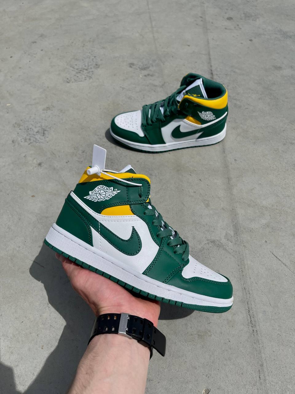 Jordan mid hot sale green