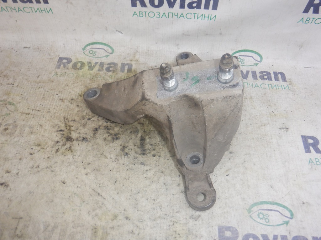 Купить Кронштейн КПП Renault LOGAN 2 2013-2020 (Рено Логан), 112531966R ...