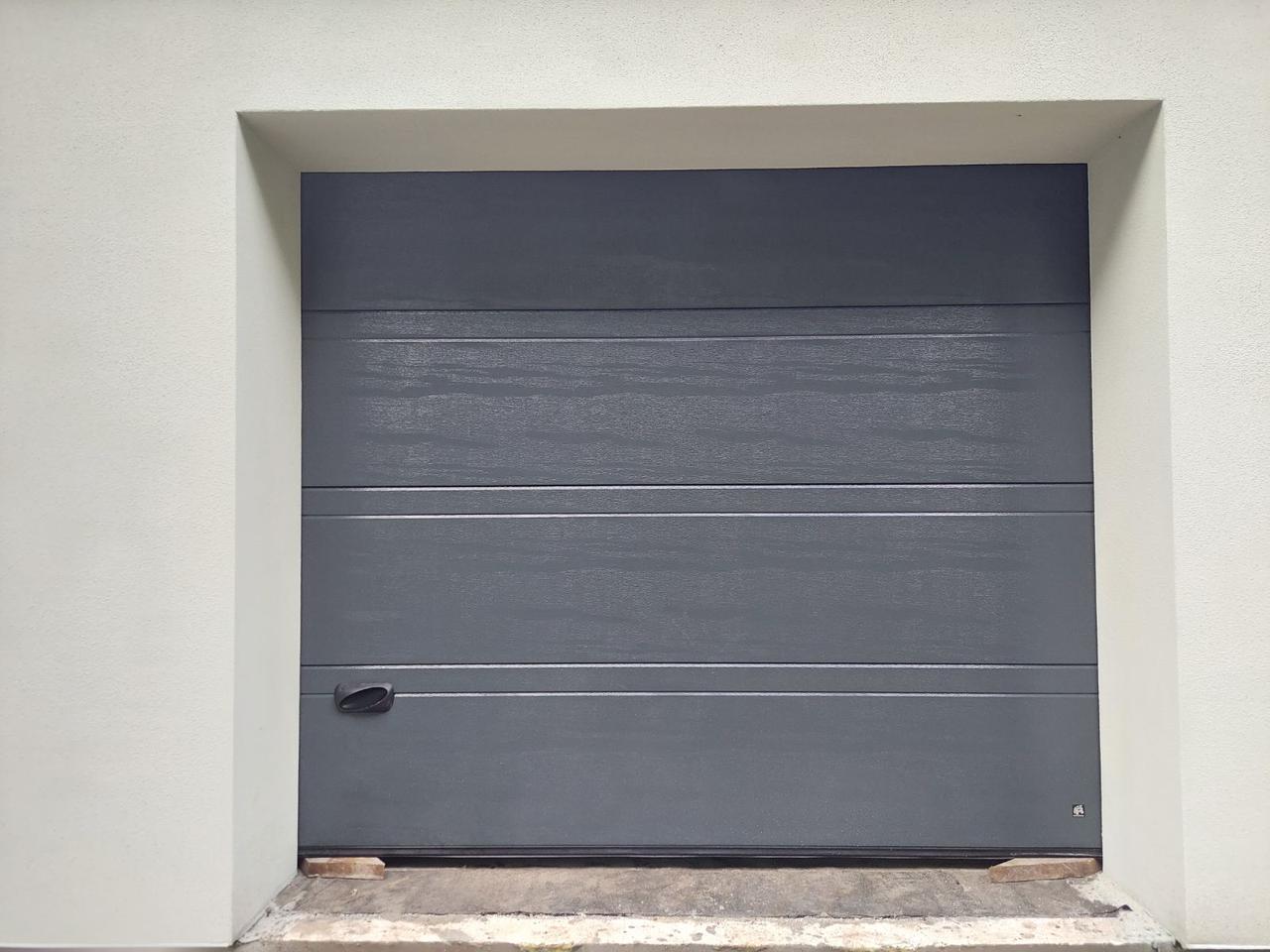 Монтаж секційних воріт площею до 8 кв.м в Києві, фото 1