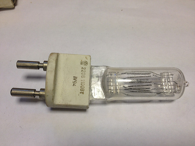 Лампа КГМ 220-1100-1, цоколь G 22, Лампа КГМ 1100