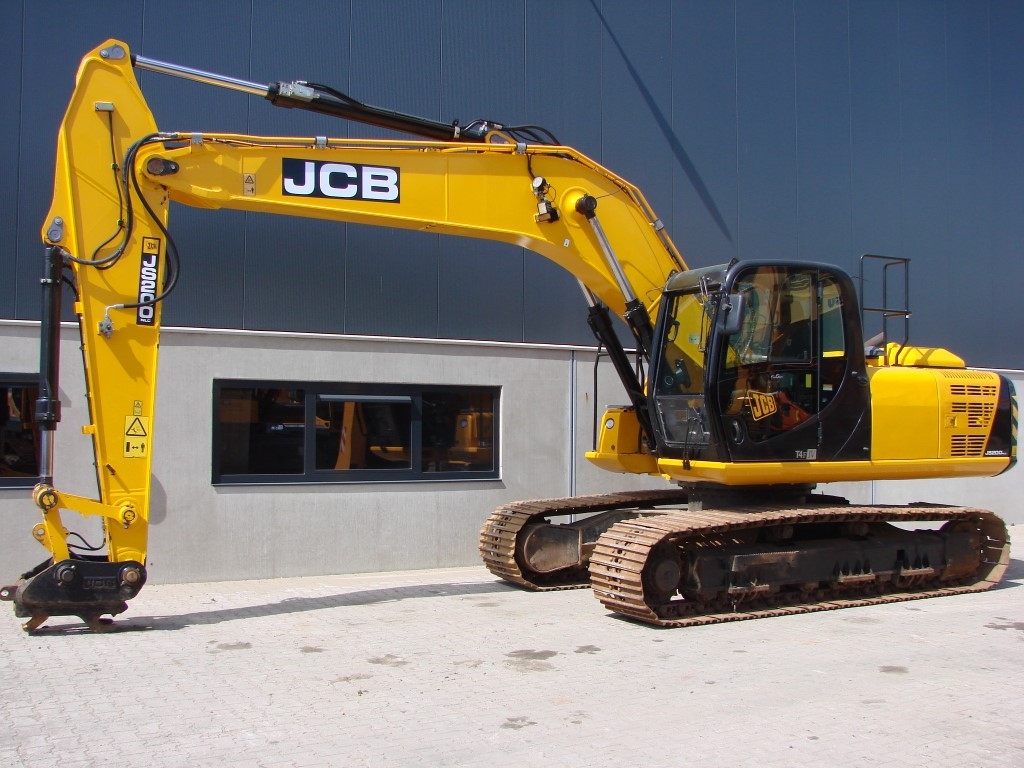 Гусеничний екскаватор JCB JS200NLC 2017 року