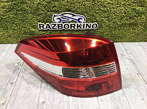 Задній лівий ліхтар світлий стоп на Рено Лагуна 3 Renault Laguna III 2007-2015 — Renault (Оригінал) 265550002R