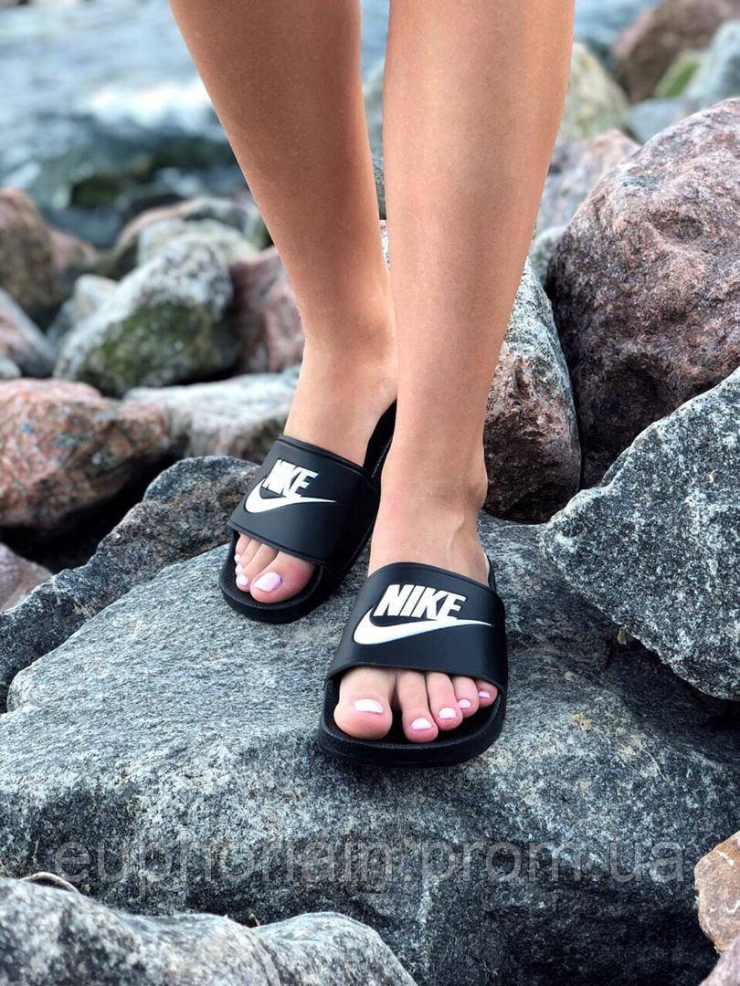 Nike Benassi Black White Logo