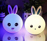 Дитячий нічник. Дитячий настільний нічник-світильник на акумуляторі зайчик, силіконовий світильник зайчик,, фото 3