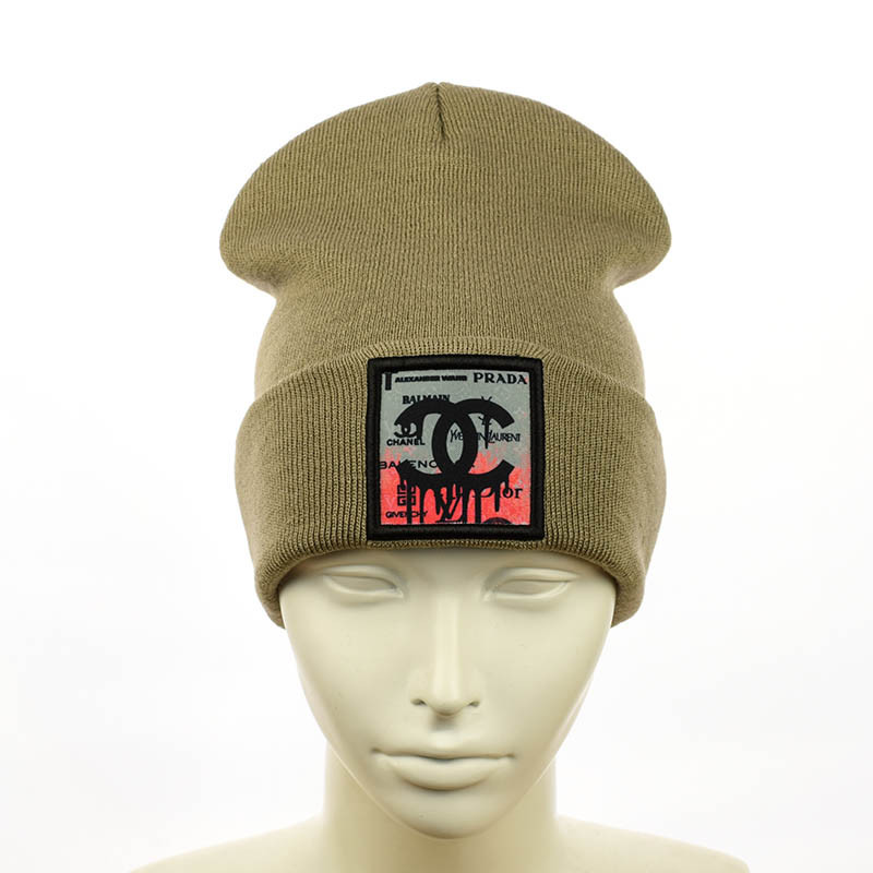 Шапка з брендовою нашивкою капучино