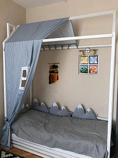 Дитяче ліжко з додатковим спальним місцем дерев'яне