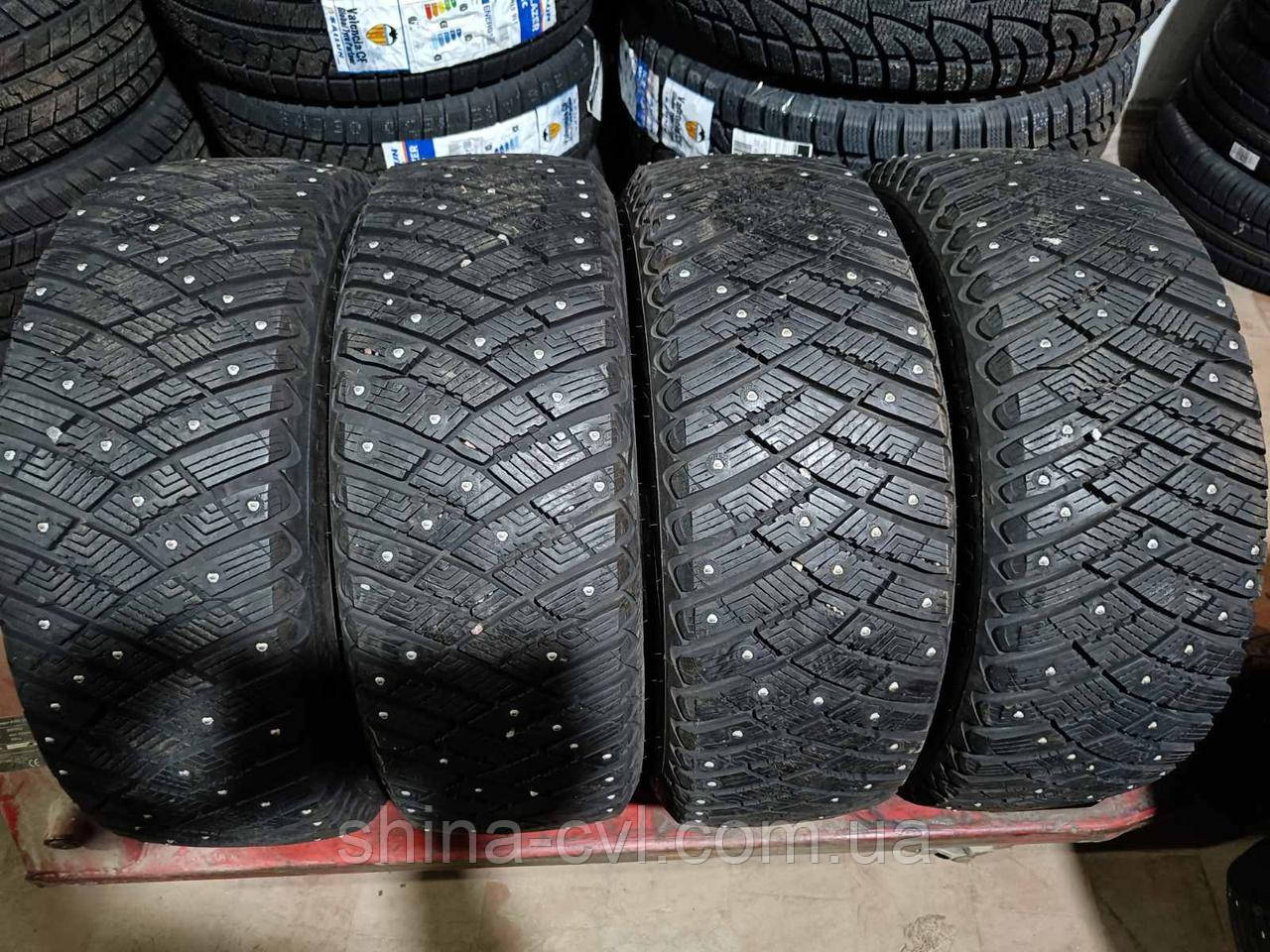 Зимові шиповані шини 205/55 R16 94T GOODYEAR ULTRAGRIP ARCTIC ICE