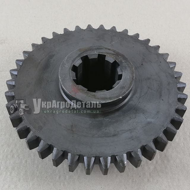 Шестерня 3,9 передачи КПП ЮМЗ скользящая 45-1701116 (Z=38/17)