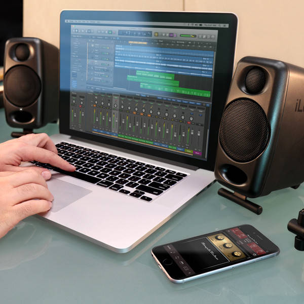 iLoud Micro Monitors ブラック IK Multimedia iLoud Micro Monitor – FOCALPOINT DIRECT