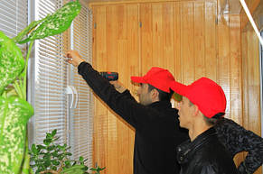 Майстри по ремонту і регулюванню пластикових вікон