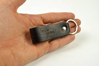 Шкіряний брелок в чорному кольорі з гравіюванням "It's my home"