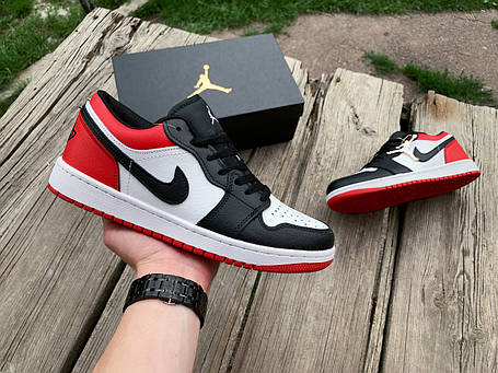 Чоловічі кросівки Nike Air Jordan 1 Low Black White Red чорні з червоним, фото 1